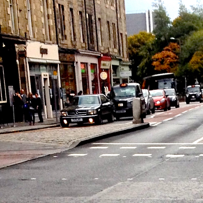 I seem to live in 80s/90s Merc Heaven (Edinburgh's New Town) - Page 1 - Mercedes - PistonHeads