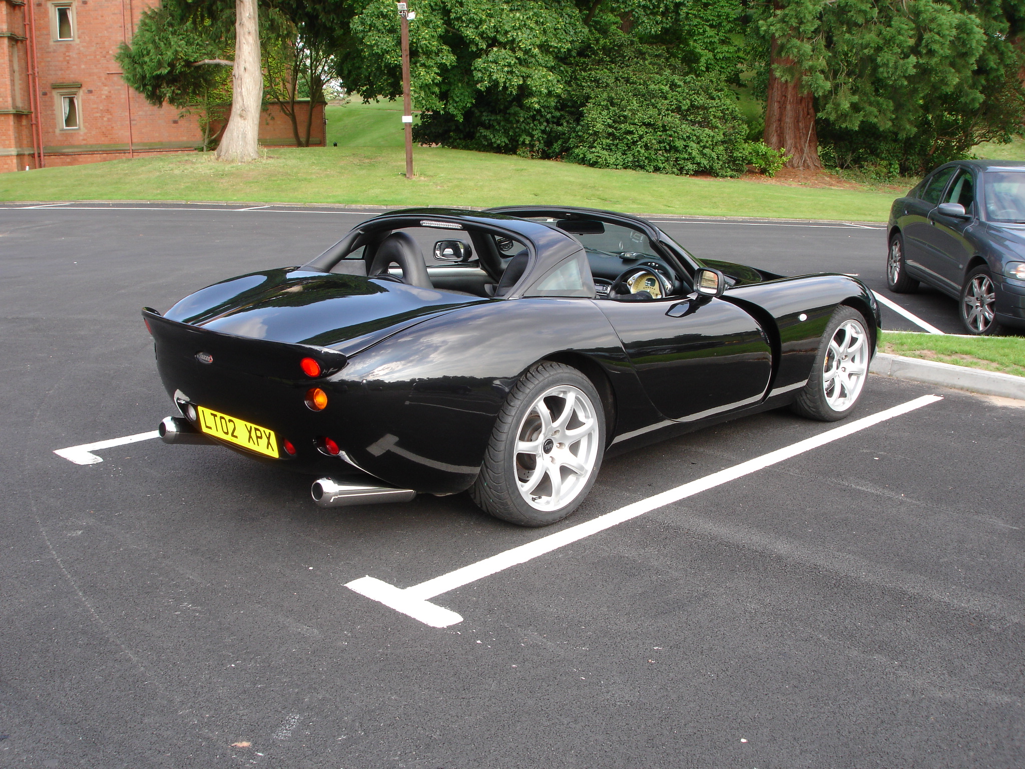 Black Tusc, LT02 *** spotted in Studley - Page 1 - Spotted TVRs - PistonHeads