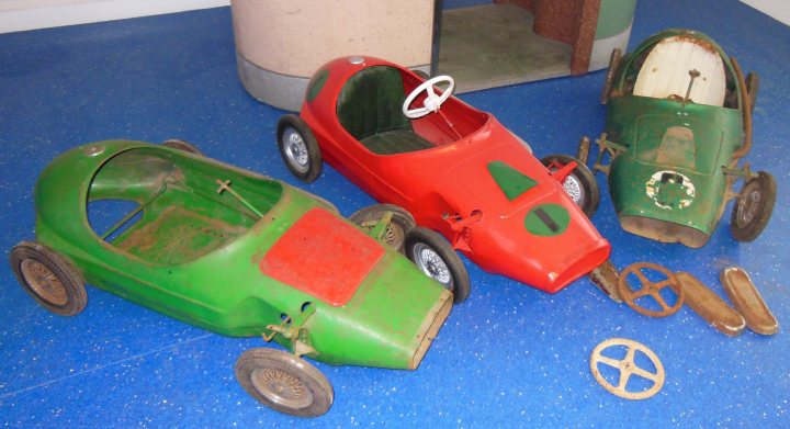 Tri-ang pedal car restoration - Page 1 - Homes, Gardens and DIY - PistonHeads