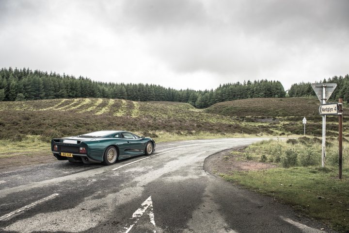 Life with an XJ220 - Page 1 - Readers' Cars - PistonHeads