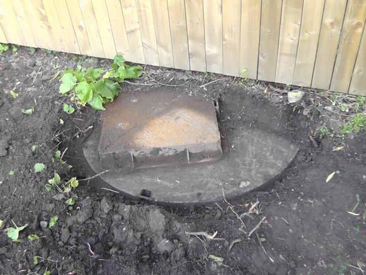 4ft drain cover hinders my moat build - Page 1 - Homes, Gardens and DIY - PistonHeads