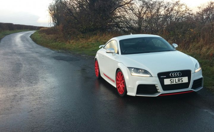 The Audi TT Forum :: View topic - Opinions Please. Front Splitter/Spoiler Red Decal