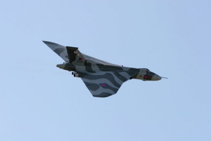 Photographing the Vulcan bomber in flight before it retires - Page 3 - Photography & Video - PistonHeads