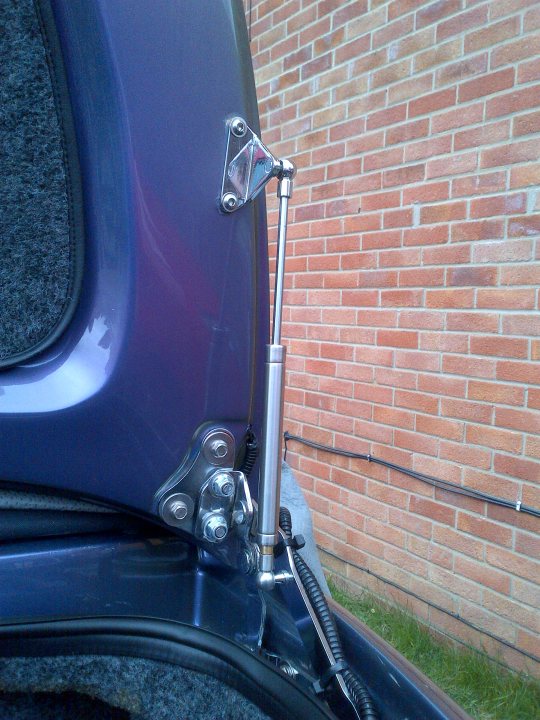 Anyone know which of these boot gas struts fit a 2002 Tamora - Page 1 - Tamora, T350 & Sagaris - PistonHeads
