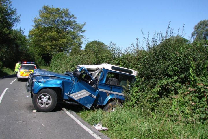 defender in a crash?  views? - Page 1 - Land Rover - PistonHeads
