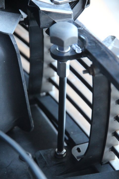 Bonnet slam panel/grille repair DB9/DBS series. - Page 1 - Aston Martin - PistonHeads