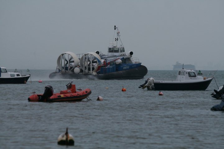 How about amazingly cool pictures of hovercraft? - Page 3 - Boats, Planes & Trains - PistonHeads