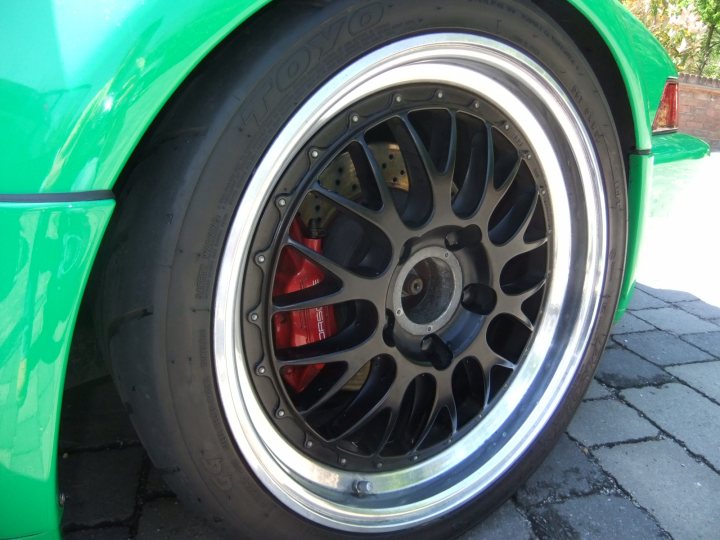 Does anyone know where you can get some centre wheel caps for these BBS LM's