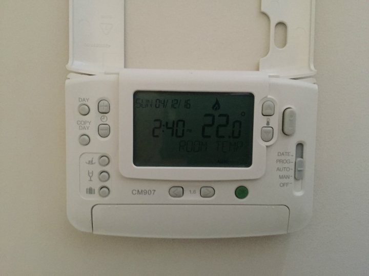 What's this? heating controller? - Page 1 - Homes, Gardens and DIY - PistonHeads