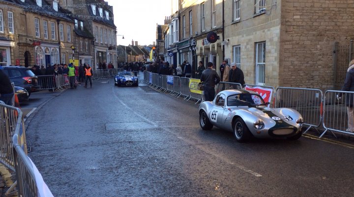 A city street filled with lots of traffic - Pistonheads