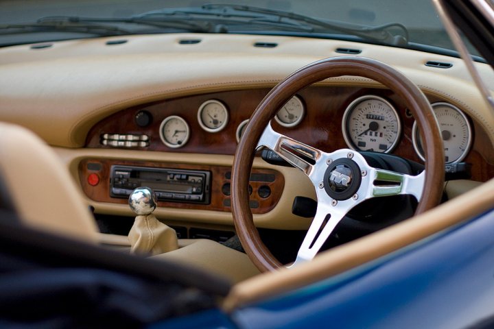 TVR Wooden steering wheel - Can you identify manufacturer ? - Page 1 - General TVR Stuff & Gossip - PistonHeads