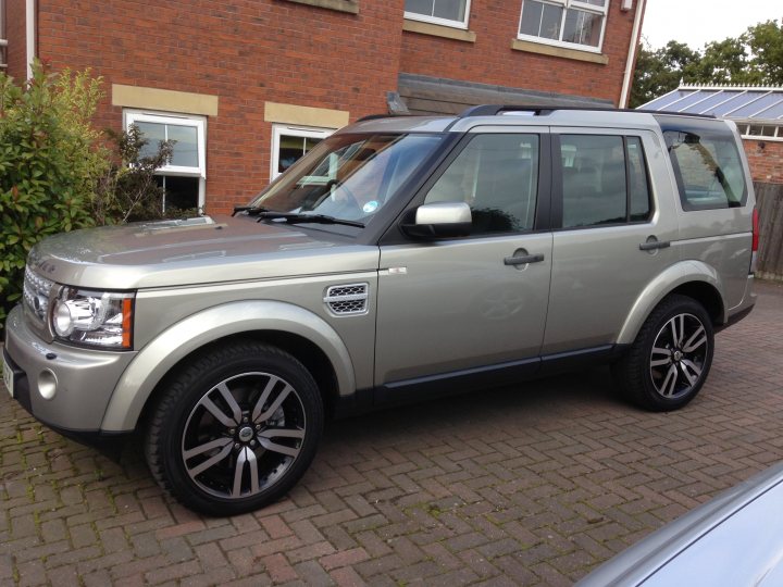 Picking up the Disco 4 HSE Lux today. - Page 1 - Land Rover - PistonHeads