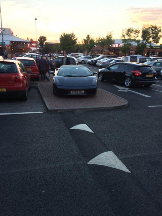 The BAD PARKING thread [vol3] - Page 171 - General Gassing - PistonHeads