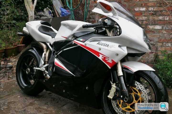 Sweet 2015 MV Agusta F4 RC Has Race Kit Installed, Just 14 Miles On Clock