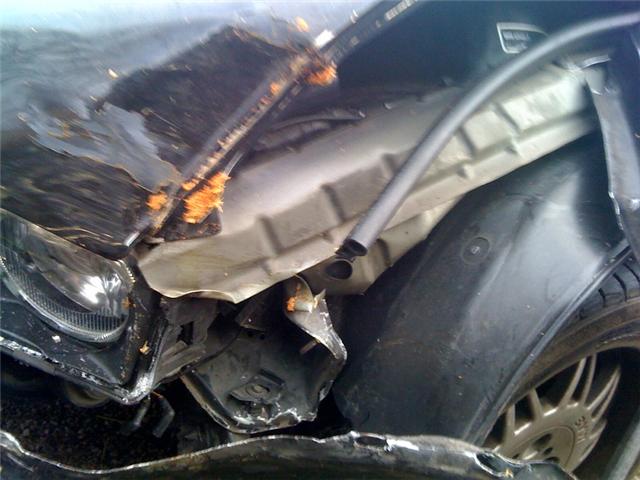 Damaged Bmw Pistonheads Accident Scrapsellstrip