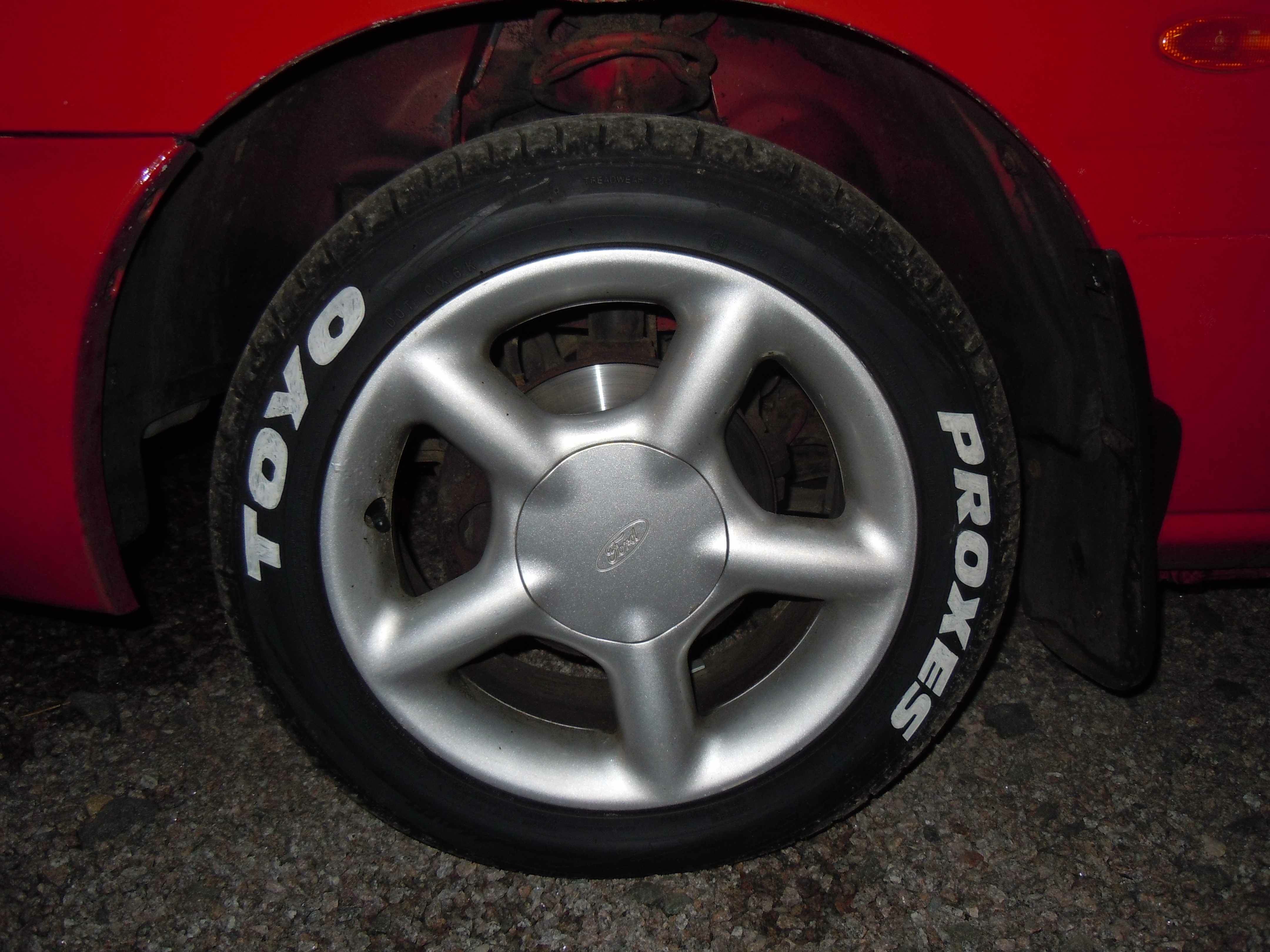 Side Branding Wall Pistonheads Tyres