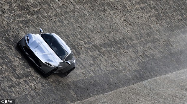 James Bond and Aston Martin DB10 in Rome - Page 1 - Aston Martin - PistonHeads