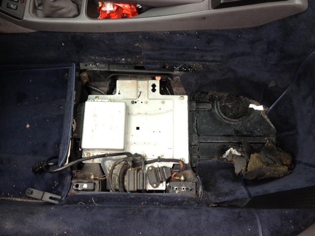 So I lifted the rear mats, sunroof  drain hole woes of a 993 - Page 1 - Porsche General - PistonHeads