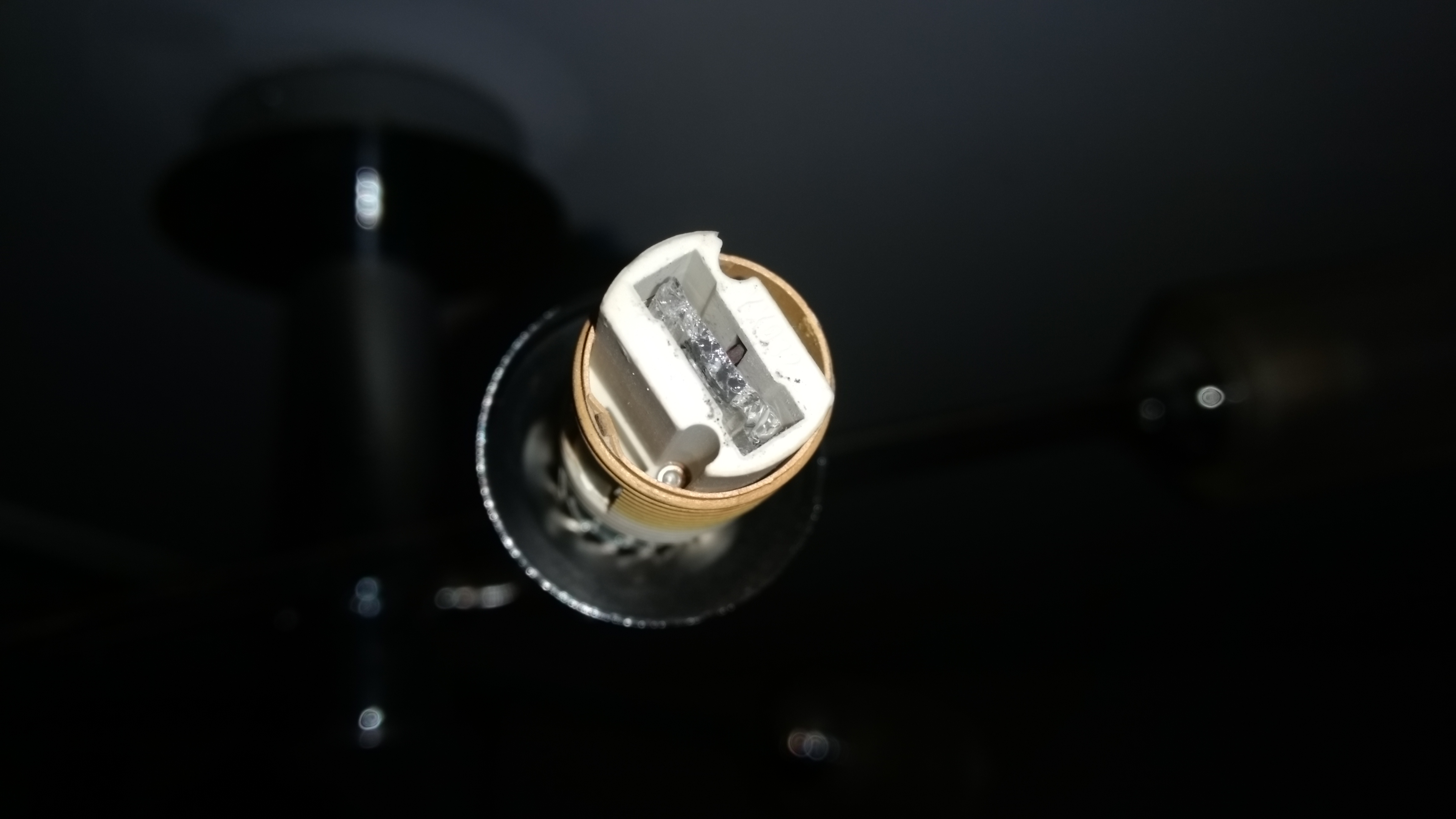 Broken G9 capsule - how to remove? - Page 1 - Homes, Gardens and DIY - PistonHeads