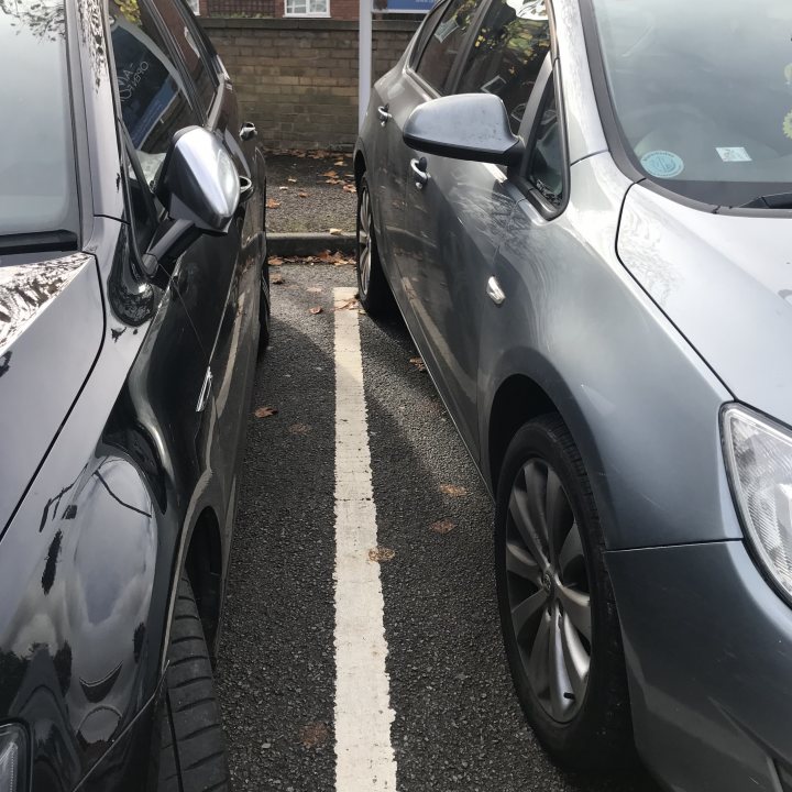 The BAD PARKING thread [vol4] - Page 137 - General Gassing - PistonHeads