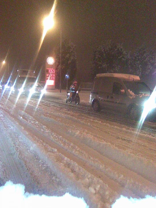 Moped Bit Wasnt Snow Fella Bothered Crazy Pistonheads