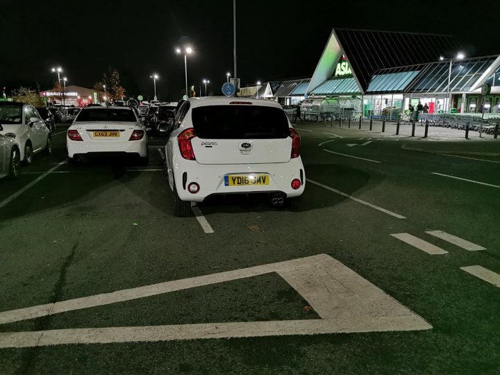 The BAD PARKING thread [vol4] - Page 266 - General Gassing - PistonHeads