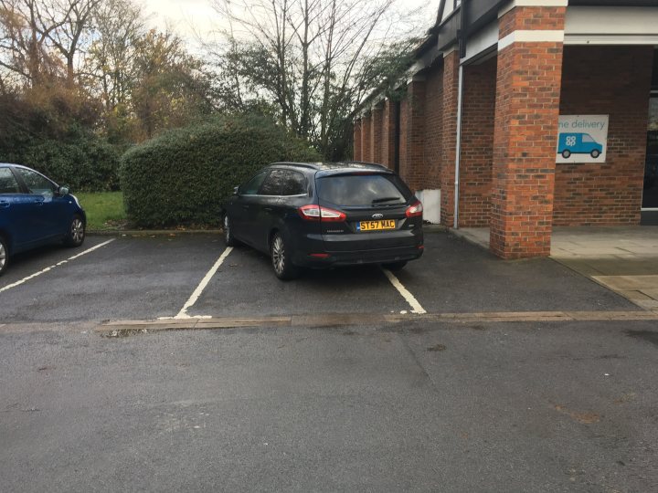 The BAD PARKING thread [vol4] - Page 150 - General Gassing - PistonHeads