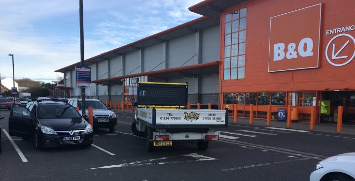 The BAD PARKING thread [vol4] - Page 360 - General Gassing - PistonHeads UK