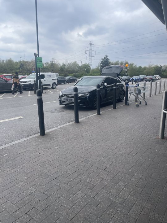 The BAD PARKING thread [vol4] - Page 617 - General Gassing - PistonHeads UK