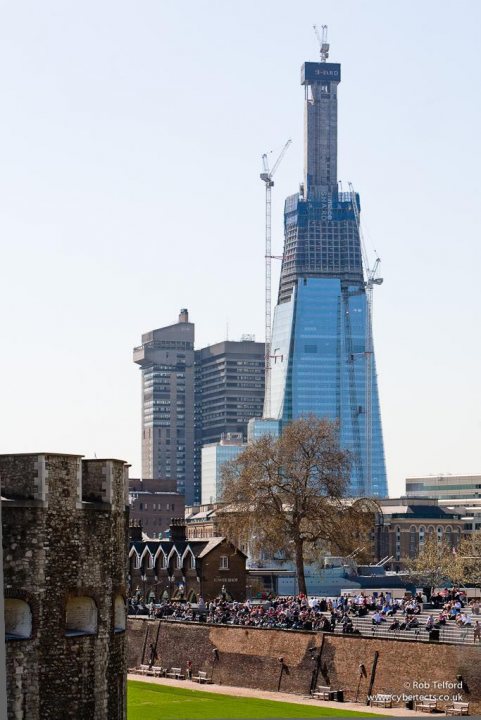 London Pistonheads Tower Tall Eiffel Built