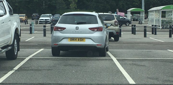 The BAD PARKING thread [vol4] - Page 393 - General Gassing - PistonHeads UK