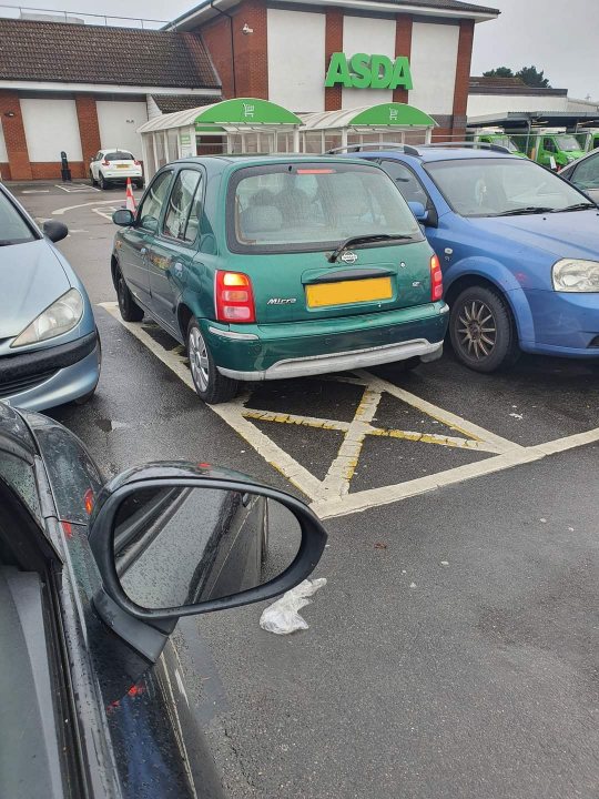 The BAD PARKING thread [vol4] - Page 342 - General Gassing - PistonHeads UK