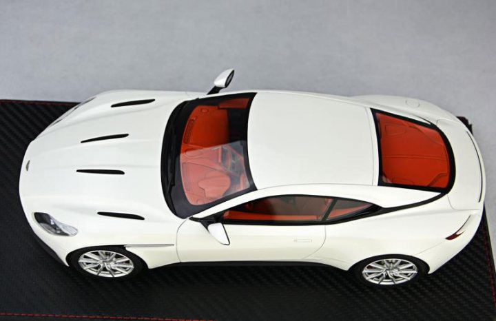 My pet story: 1:18 Aston Martin DB11 Pearl white