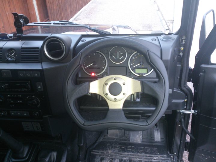 Defender 110 steering wheel removal - Page 1 - Land Rover - PistonHeads