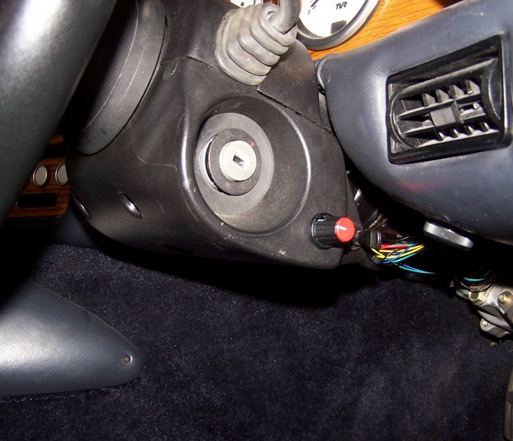 Electric Steering Epas Pistonheads - The image shows a close-up view of part of a car's interior, particularly the pedal box. Notably, there's a knob that immediately catches the eye. This knob is presumably controlling the throttle valve, with its position indicating that the throttle is open. Next to the knob, there's a pedal, likely the brake pedal, which is black and shows signs of wear. Accompanying the pedal and knob are several wires, which are typical in a vehicle for connecting various components of the vehicle's powertrain and chassis. The exact context or the specific type of vehicle isn't provided. The focus is on the mechanical parts, highlighting the interface between the pedal and the engine.