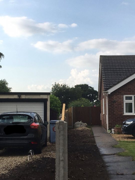 Moving a neighbours fence - Page 1 - Homes, Gardens and DIY - PistonHeads