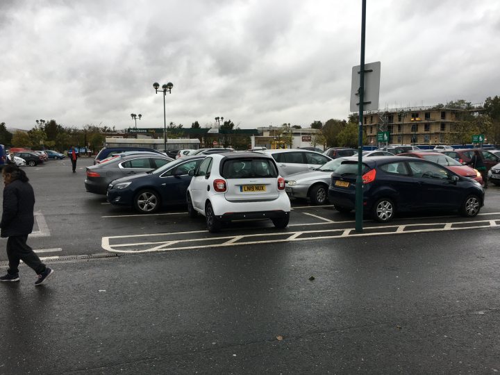 The BAD PARKING thread [vol4] - Page 262 - General Gassing - PistonHeads
