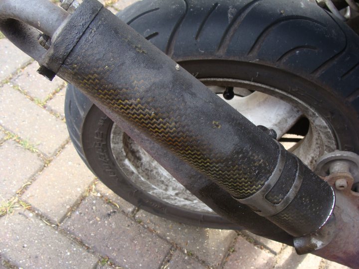 Exhaust Coming Moped Alot Pistonheads Oil