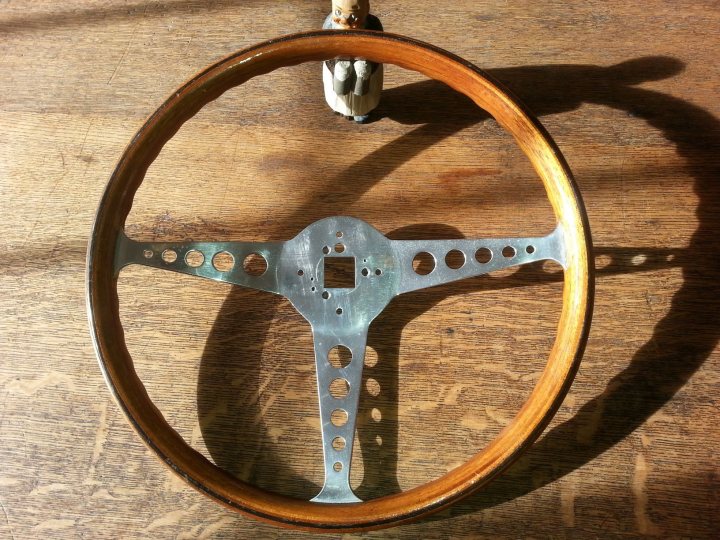 Unknown Steering Wheel - Page 1 - Classic Cars and Yesterday's Heroes - PistonHeads