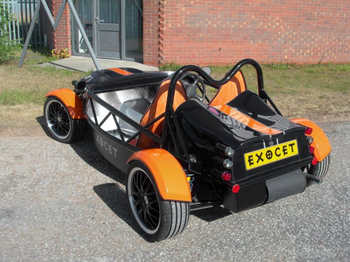 Mev Pistonheads Black Exocet