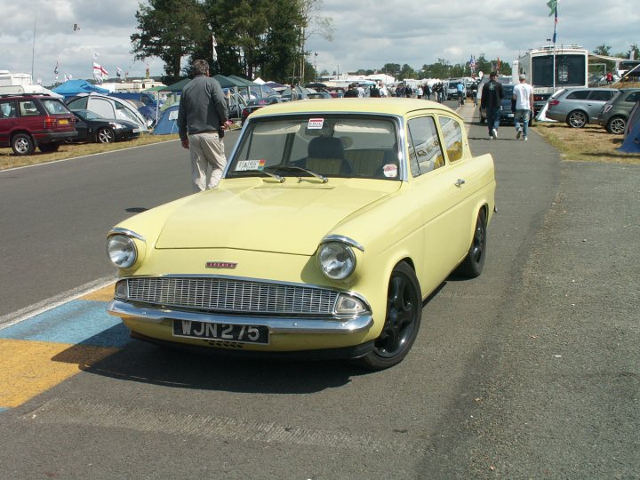 yellow / green   Ford  Anglia - Page 1 - Le Mans - PistonHeads