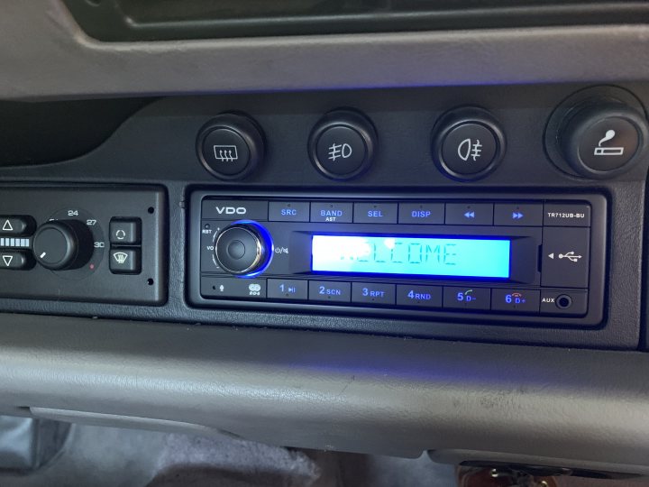 Looking for a car radio that isn't too flashy.. - Page 1 - Porsche Classics - PistonHeads