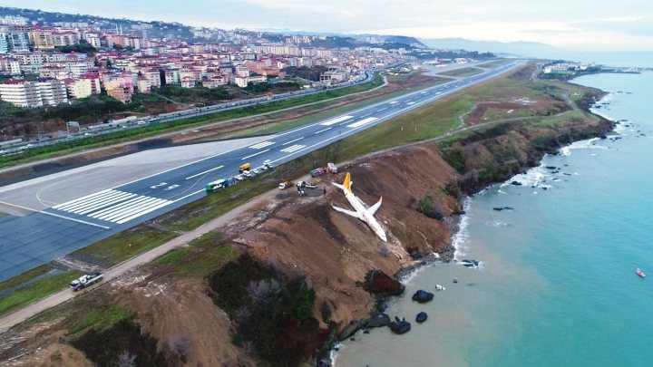 Pegasus Airlines 737 overshoots - Page 1 - Boats, Planes & Trains - PistonHeads