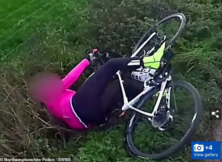 Lemming cyclist faceplants into hedge... - Page 1 - General Gassing - PistonHeads UK