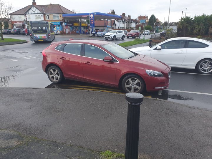 The BAD PARKING thread [vol4] - Page 345 - General Gassing - PistonHeads UK