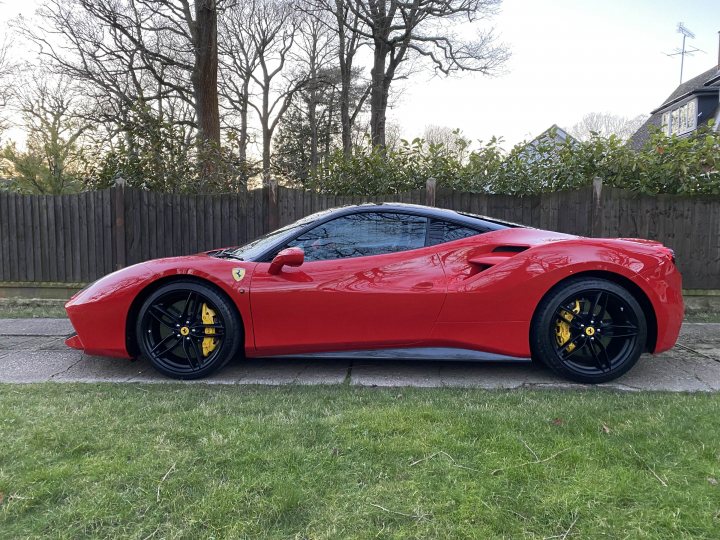 Thoughts on these 488's - Page 1 - Ferrari V8 - PistonHeads UK