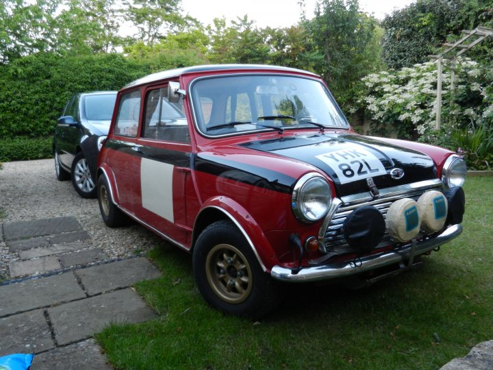 YHK 82 L. COOPER S  Red / Black Roof - Page 1 - Classic Minis - PistonHeads