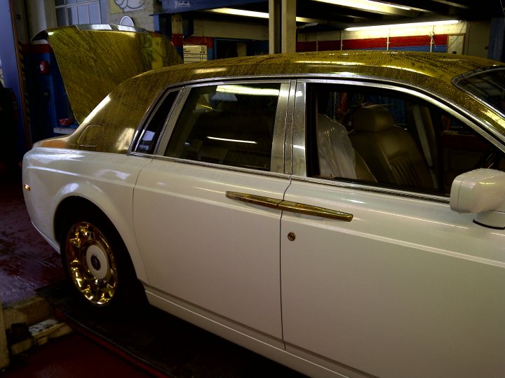 Royce Rolls Phantom Pistonheads Gold