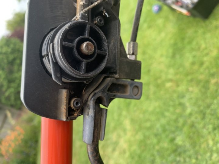 Lawnmower clutch problem - Page 1 - Homes, Gardens and DIY - PistonHeads