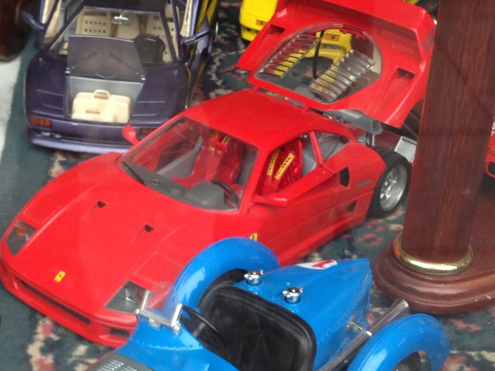 1:18 Ferrari F40 (Hot Wheels I think) - Page 1 - Scale Models - PistonHeads